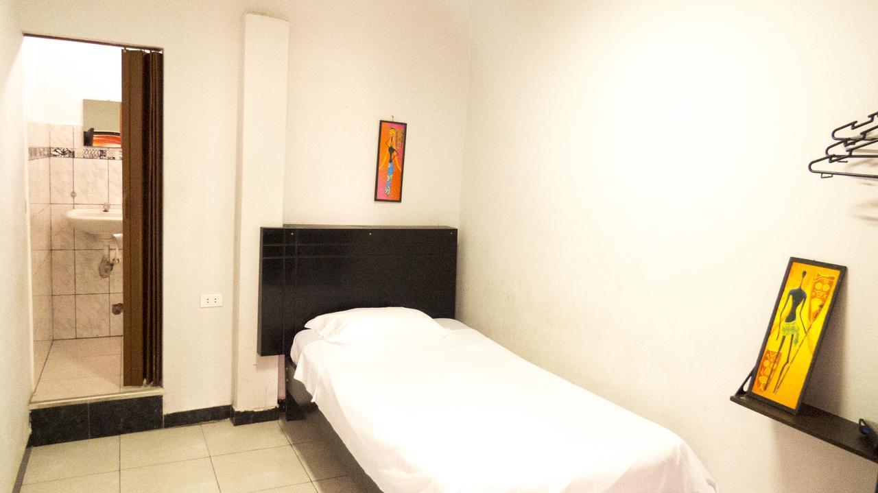 Jer'S Hostal Tumbes Kültér fotó