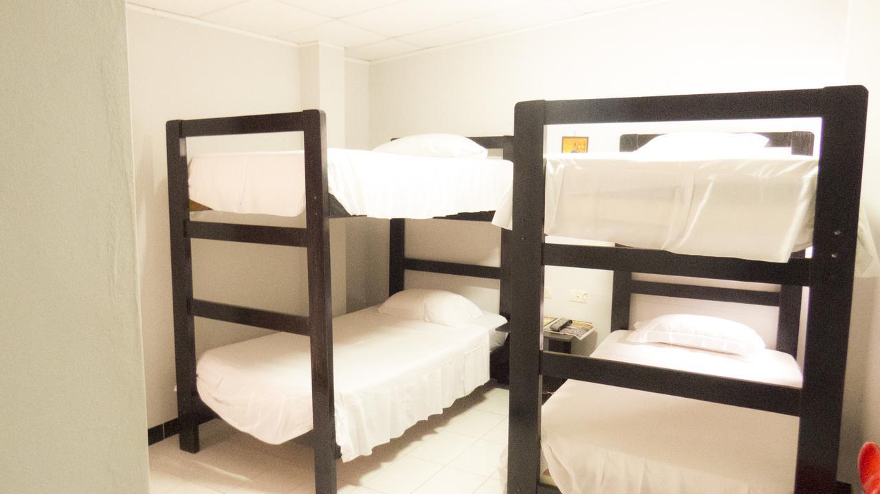 Jer'S Hostal Tumbes Kültér fotó