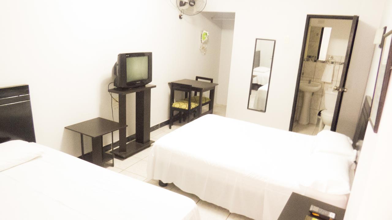 Jer'S Hostal Tumbes Kültér fotó