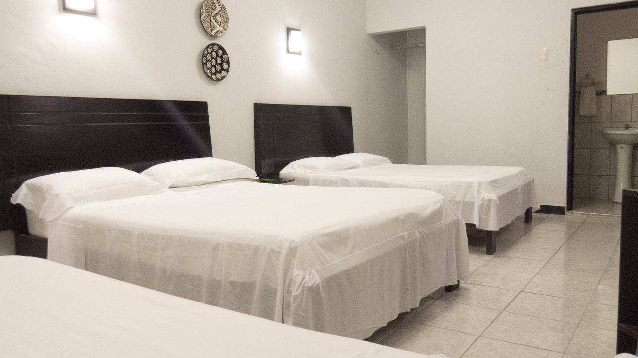 Jer'S Hostal Tumbes Kültér fotó