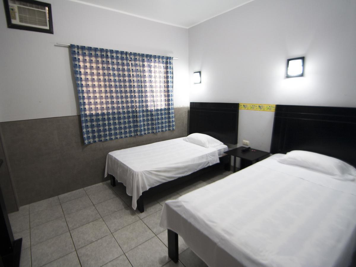 Jer'S Hostal Tumbes Kültér fotó