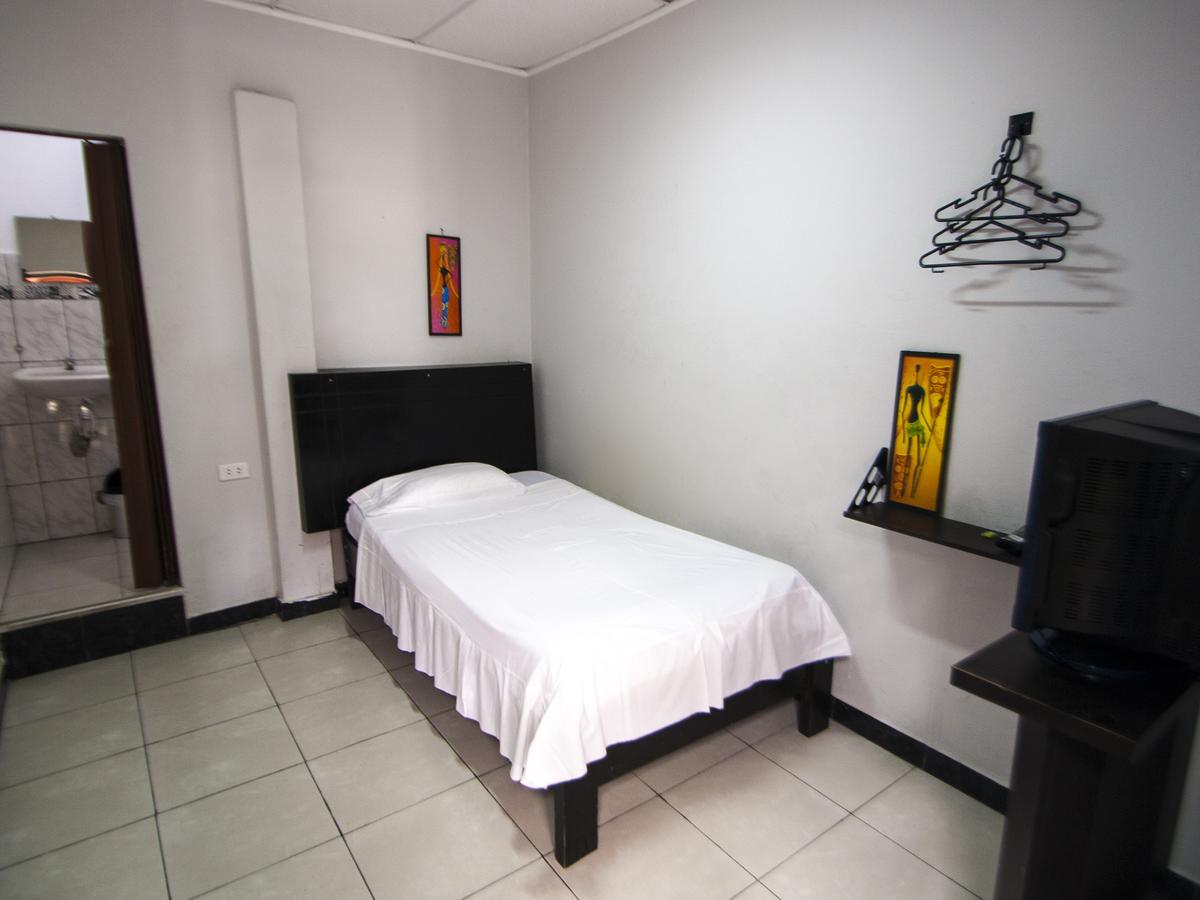 Jer'S Hostal Tumbes Kültér fotó