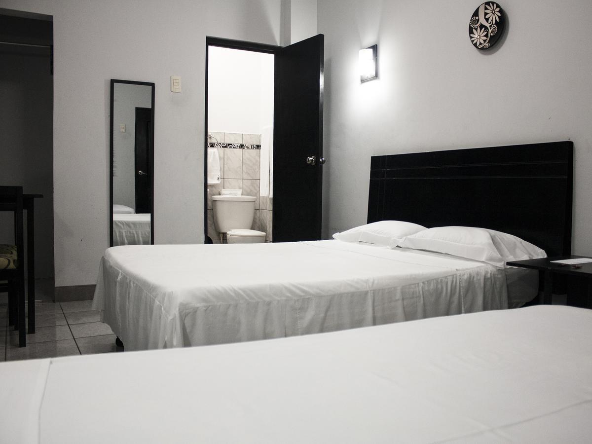 Jer'S Hostal Tumbes Kültér fotó