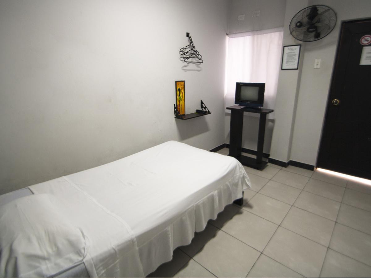 Jer'S Hostal Tumbes Kültér fotó